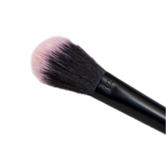 YC Collection Y02 Highlighter Cheek Brush - Picture 2 of 4